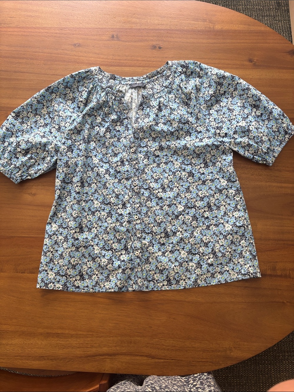 NWOT Vineyard Vines Blue Floral Button-Front Puff Sleeve Blouse